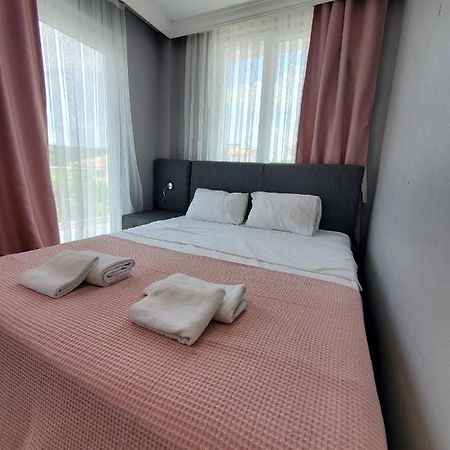 5 Mins To Airport Private Villa Room Istanbulská provincie Exteriér fotografie